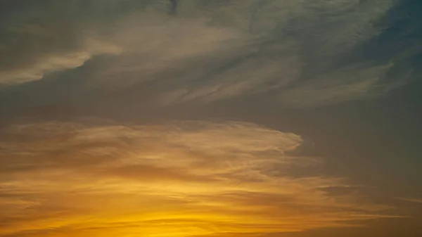 Chmury Niebo Zachodzie Słońca Krajobraz Wsi Sezon Letni June Baner — Zdjęcie stockowe