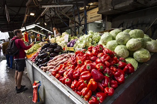 Tel Aviv Israel Grudzień 2019 Stoisko Owocami Warzywami Rynku Karmel — Zdjęcie stockowe