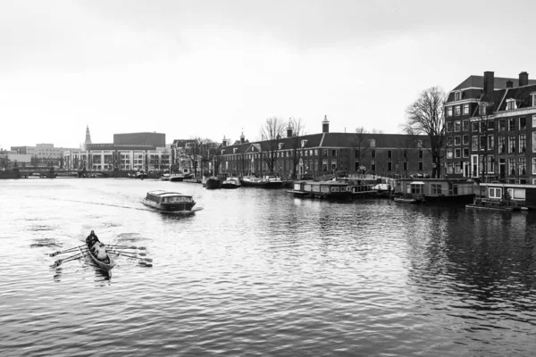 Amsterdam Netherlands December 2019 Typical Amsterdam Cityscape Amsterdam Canals Boats — Stock Photo, Image