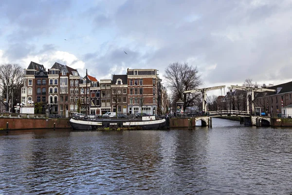 Amsterdam Nizozemsko Prosinec 2019 Typické Město Amsterdam Amsterdam Kanály Lodě — Stock fotografie