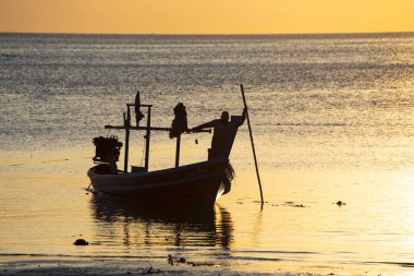 Sairee sahilinde muhteşem bir gün batımı, Koh Tao, Tayland