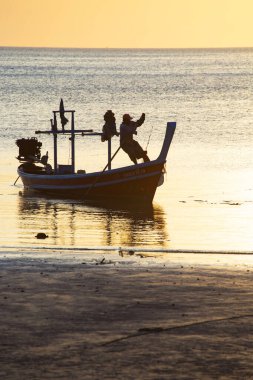 Sairee sahilinde muhteşem bir gün batımı, Koh Tao, Tayland