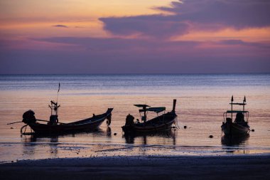 Sairee sahilinde muhteşem bir gün batımı, Koh Tao, Tayland