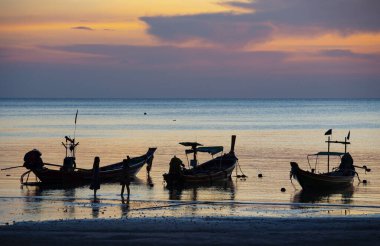 Sairee sahilinde muhteşem bir gün batımı, Koh Tao, Tayland