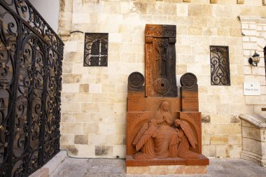 JERUSALEM, ISRAEL - Kasım 2019: Kudüs 'ün Ermeni Mahallesi' nde kilise mimarisi detayları