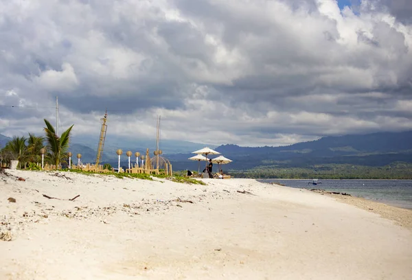 Cozy Beach Lounge Cafe Wooden Furniture Umbrellas Gili Air Bali — стоковое фото