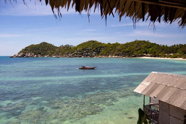 Hermosa Playa Tropical Con Palmeras Cielo Azul Tailandia —  Fotos de Stock