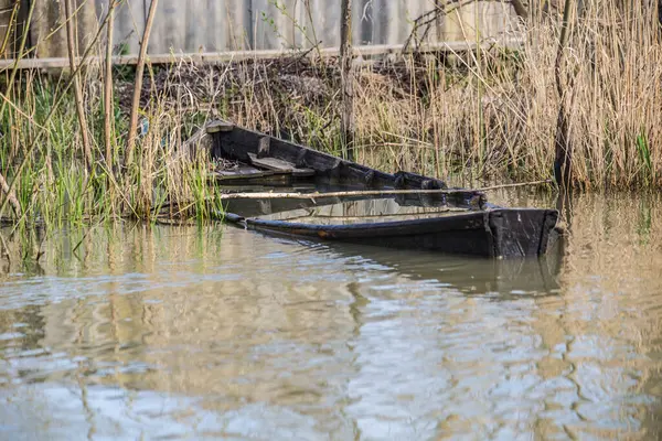 Sözde Ukrayna Venedik Vilkovo 'su. Tuna Deltası, Vilkovo, Ukrayna 'daki Eski İnanç Evleri