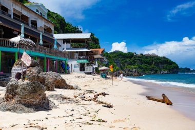 Bali plajı. Bingin sahilinde güzel bir tatil köyü. Bali villa, sahil evi, Pecatu, Güney Kuta, Bali, Endonezya