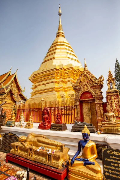 Chiang Mai Thaïlande Mars 2019 Stupa Doré Temple Bouddhiste Wat — Photo