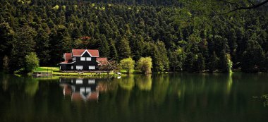 Gölcük Gölü, Bolu, Türkiye.