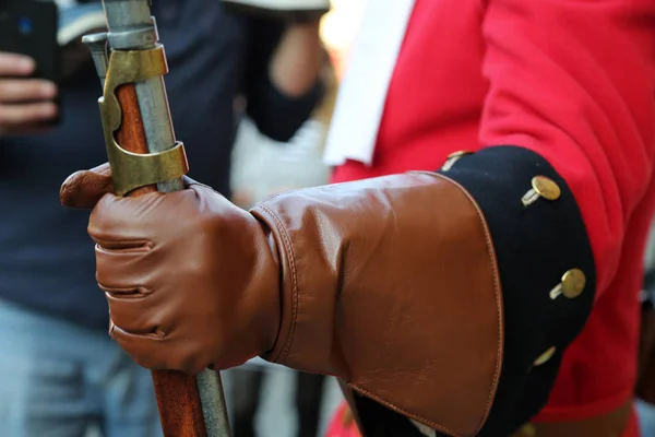 Detalles de la ropa militar utilizada para el cambio de los guardias en Union Square Timisoara una recreación teatral de un evento histórico —  Fotos de Stock