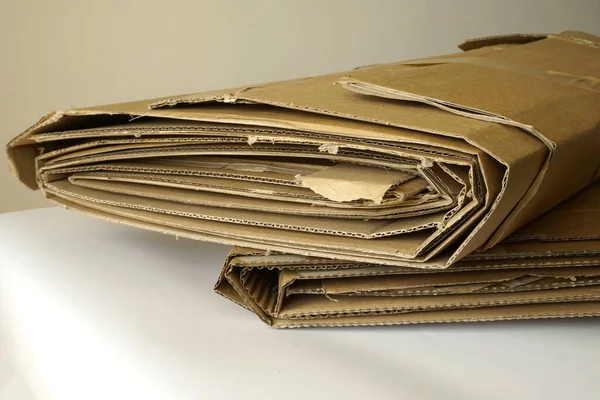 Barna Hullámkartonpapírból Készült Lepedők Csomagolóanyag — Stock Fotó