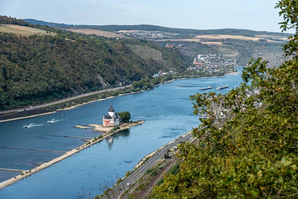 Blick vom Rheinsteig auf die Burg Pfalzgrafenstein, ka — Stockfoto