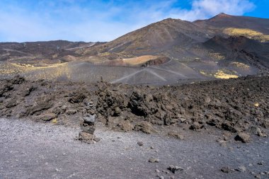 Sicilya Adası yakınlarındaki etna volkanı, İtalya