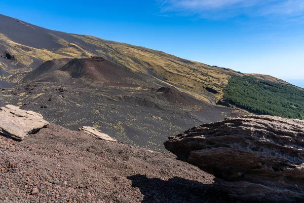 Etna vulkan nära messina på Sicilien ön, italy — Stockfoto