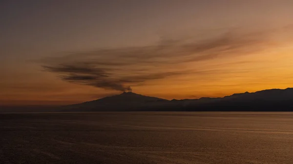 Etna at sunset view from cruiseship, italy — Stock Photo, Image