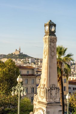 Notre Madame de la Garde Kilisesi 'nden Marsilya manzarası