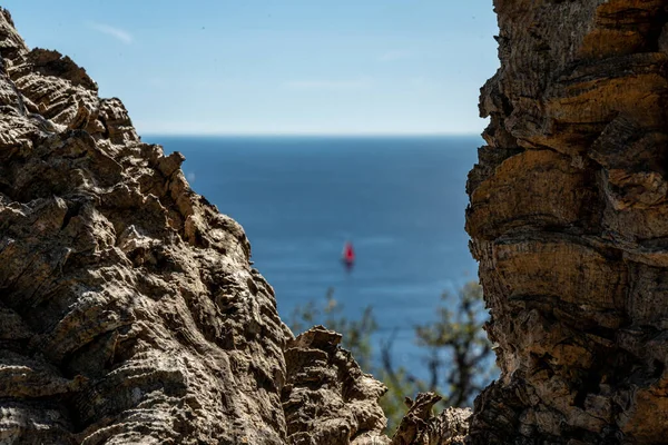 Cap Roux Wanderweg in den roten Felsen des Esterel-Gebirges — Stockfoto