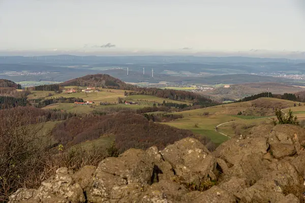 Medows on wasserkuppe huippu tasangolla Roen, hesse Saksa — kuvapankkivalokuva