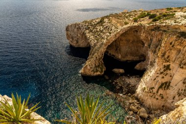 Blue Grotto, Malta 'daki Malta kıyısı ve Akdeniz manzarası