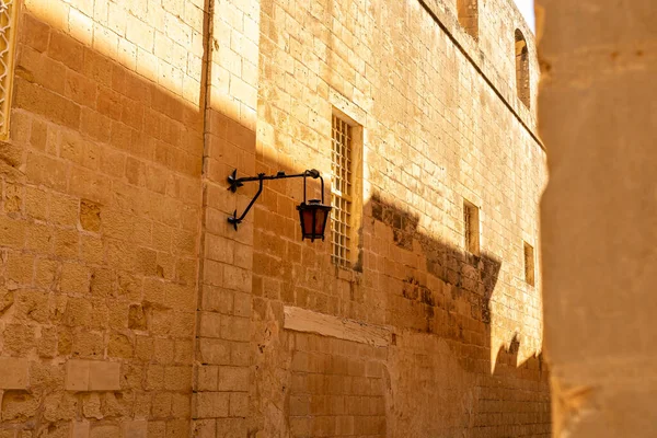Utsikt över gatorna i den antika staden Mdina, Malta ön — Stockfoto