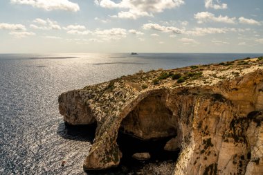 Blue Grotto, Malta 'daki Malta kıyısı ve Akdeniz manzarası