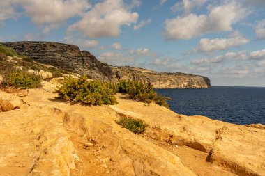 Blue Grotto, Malta 'daki Malta kıyısı ve Akdeniz manzarası