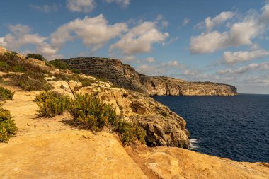 Blue Grotto, Malta 'daki Malta kıyısı ve Akdeniz manzarası