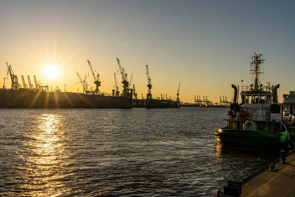 Barco Puente Famosos Bollos Pescado Landungsbrcken Hamburgo Alemania — Foto de Stock