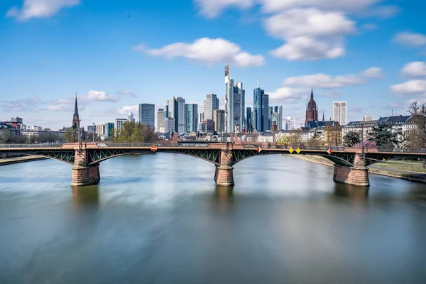 Frankfurt Germany March 2020 Frankfurt Skyline View Ignas Bubis Bridge — Stock Photo, Image