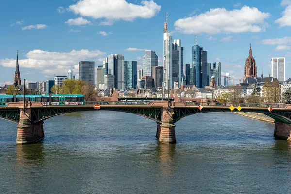 Frankfurt Germany March 2020 Frankfurt Skyline View Ignas Bubis Bridge — Stock Photo, Image