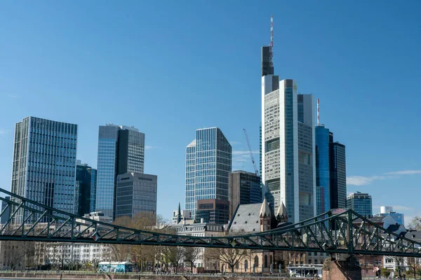 Франкфурт Німеччина Березня 2020 Весняний Вигляд Правого Берега Річки Нерішучий — стокове фото