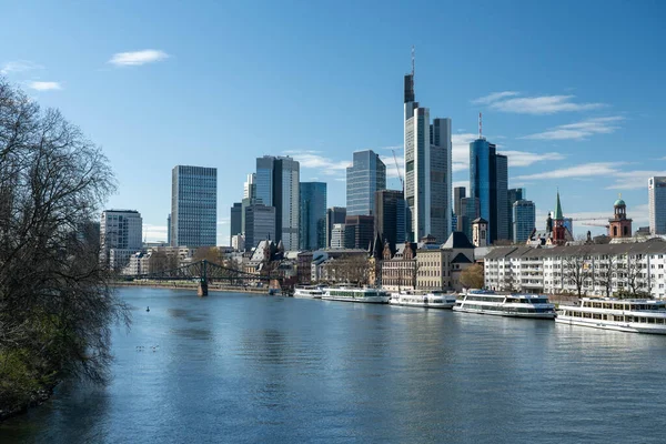Франкфурт Німеччина Березня 2020 Весняний Вигляд Правого Берега Річки Нерішучий — стокове фото