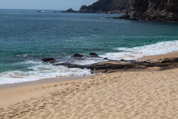 Día Soleado Playa Con Agua Turquesa Arena — Foto de Stock