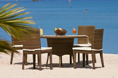 Sanatsal Etnik Klas Modern Şık Ev İçi Lüks Ev İçi ve Açık Bahçe Park Mobilya Masası Mobilya Kabine Aksesuarları Rattan Plastik Wicker veya Otel ve Ev için Tahta Malzemeler