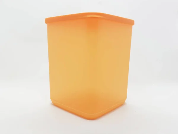 色彩艳丽的现代塑料食品容器 用于厨房小吃或白色隔离背景下的调味贮存器 — 图库照片