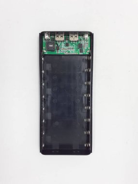 Beyaz Aygıt Şarj Arkaplanda 18650 Pil Tipi ile Modern Renkli Banka Tasarımı