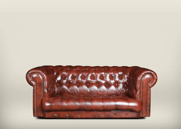 Duże i wygodne brązowy skórzana sofa — Zdjęcie stockowe