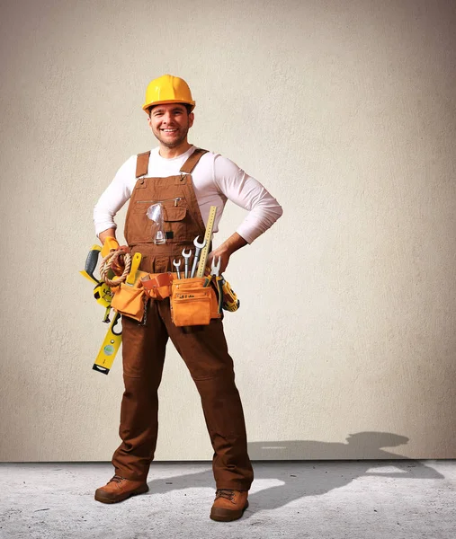 Constructor en casco amarillo —  Fotos de Stock