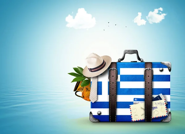 Греция, винтажный чемодан — стоковое фото