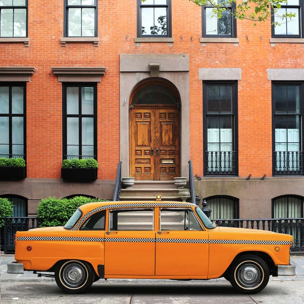 Taxi, retro autó sárga szín — Stock Fotó