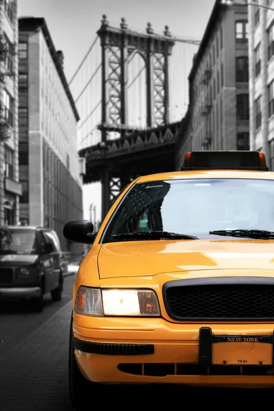 Taxi, auto retrò colore giallo — Foto Stock