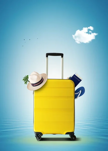 Yellow travel bag — Stock Photo, Image