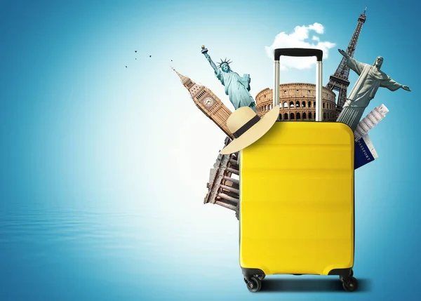 Bolsa Viaje Amarilla Con Hito Mundial Vacaciones Turismo — Foto de Stock