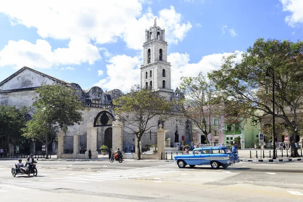 Plaza San Francisco Asis Habana Con Coche Viejo Sidecar Primer — Foto de Stock