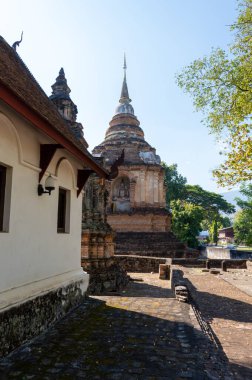 Eski sıva desenleri, Wat Chet Yot tapınağı, B.E. 1998 Kral Tilokaraj Mangrai Hanedanlığı 'nın 9. kralı alçıdan dekore edilmiş. Bir Bodh Gaya pagoda Hindistan..