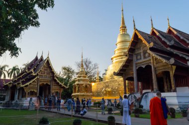 Wat Phra Singh Tapınağı Chiang Mai Tayland 11 Ocak 2020 Wat Phra Singh, B.E. 1345 yılında, Mangrai Hanedanlığı 'nın beşinci kralı Kral Payu, Peder Kham Khu Foo için inşa edilmişti..
