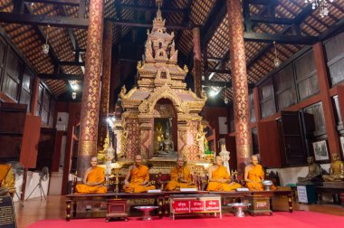 Wat Phra Singh Tapınağı Chiang Mai Tayland 11 Ocak 2020 Wat Phra Singh, B.E. 1345 yılında, Mangrai Hanedanlığı 'nın beşinci kralı Kral Payu, Peder Kham Khu Foo için inşa edilmişti..