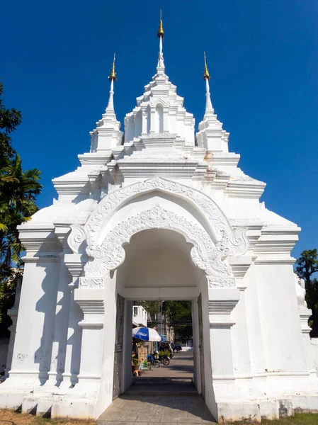 清迈泰国 2020年1月12日 华素都寺在2450年 拉萨米公主高兴地将清迈统治者和亲属的遗体收集在此 — 图库照片